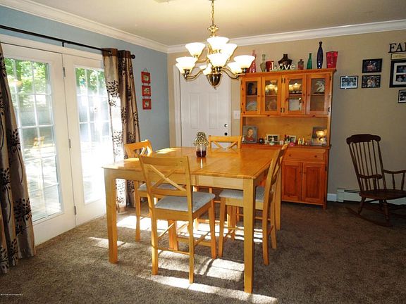 5th image of 556 Holly Village Ln