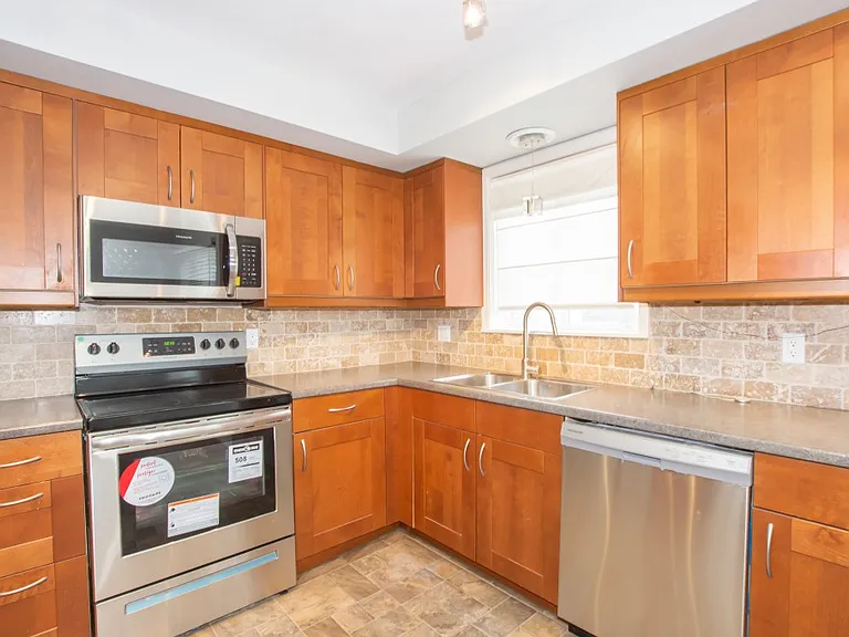 54 Trelawn Pkwy — Photo 9