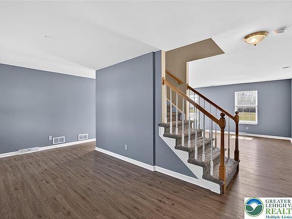 4th image of 2120 Seipstown Rd