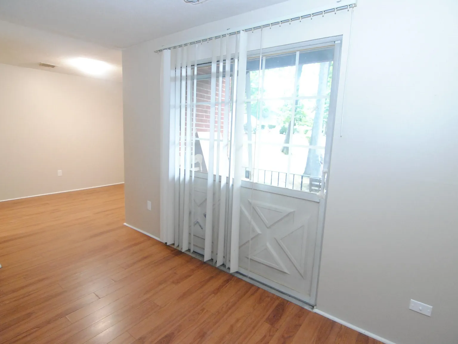2 bed, 1.5 bath, 980 sqft, $2,050 — Photo 3