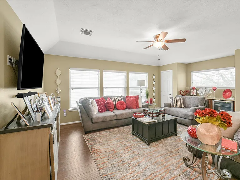 2103 Blue Water Bay Dr — Photo 30