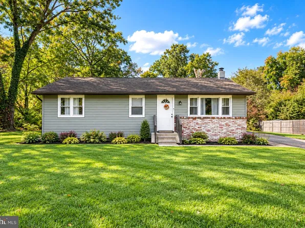 8 Waldens Dr, Bridgeton, NJ 08302