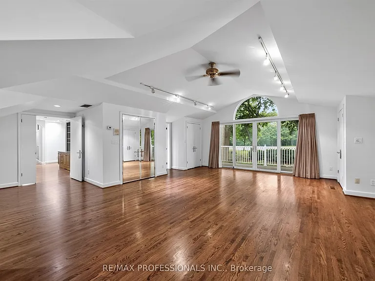 32 Edenbrook Hl — Photo 35