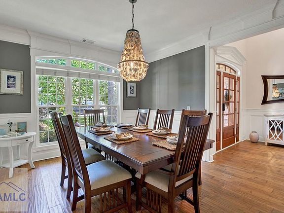 5th image of 195 Chastain Cir