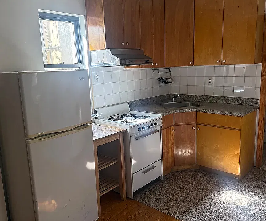 154 Mott St #4B