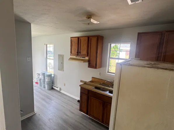 752 Oxford St, Suffolk, VA 23434