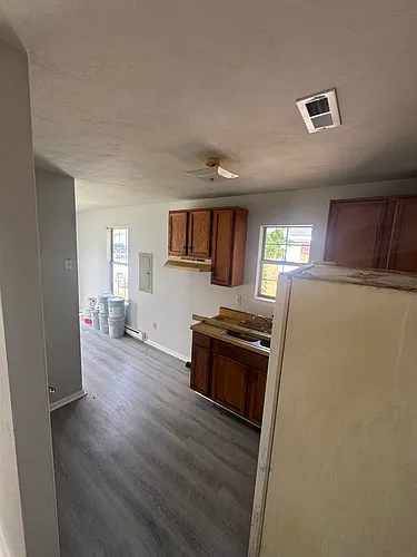 752 Oxford St Photo 1