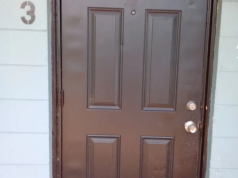 1343 W Point Dr #3 — Photo 2