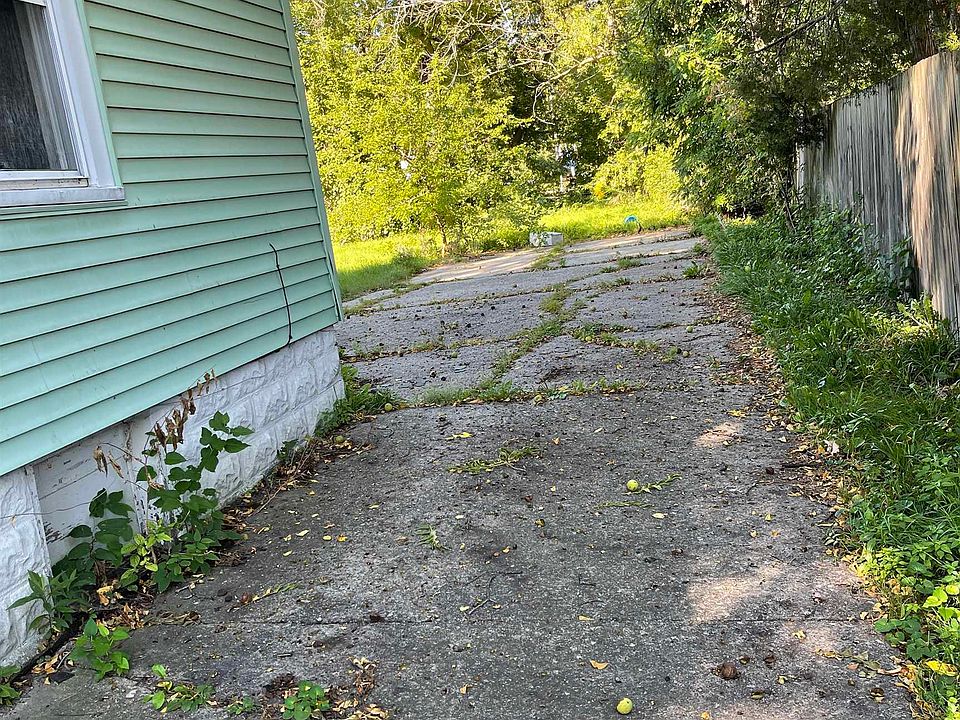 711 Maple St, Carrollton, MI 48602 MLS 50121295 Zillow