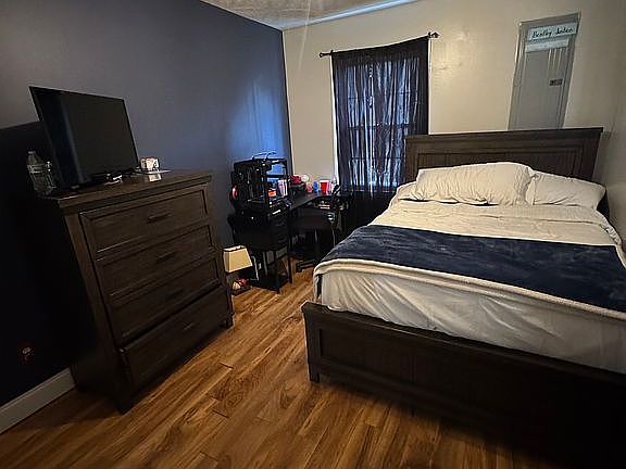 4th image of 1124 Oakdale Rd