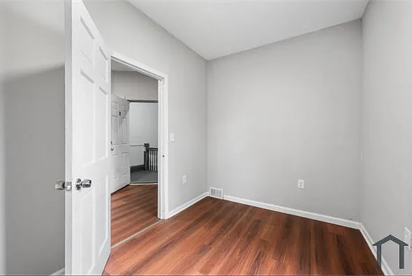 2217 E 71st St #3 — Photo 9