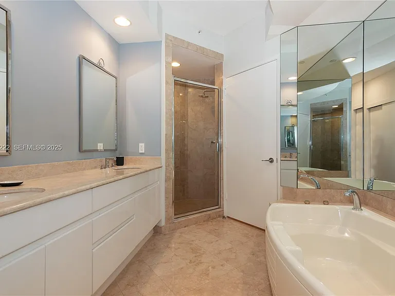 715 Crandon Blvd #306 — Photo 3