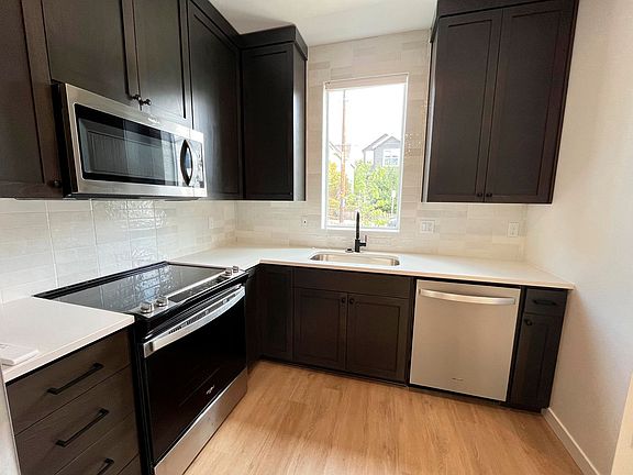 4th image of 4725 N Williams Ave