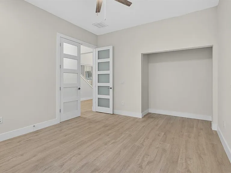 207 Athens St — Photo 62