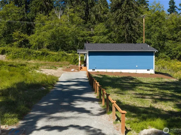 6884 Helena Street, Clinton, WA 98236