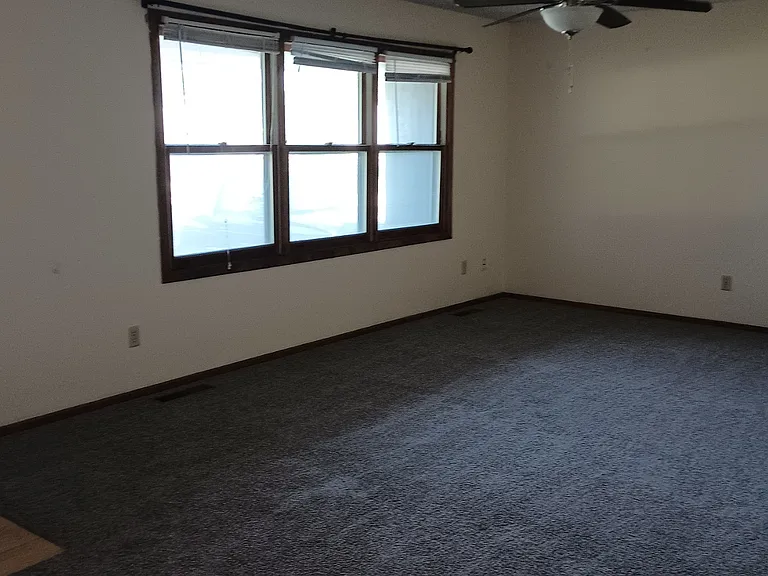 203 Ellen Ave — Photo 4