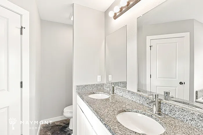227 Iris St — Photo 10