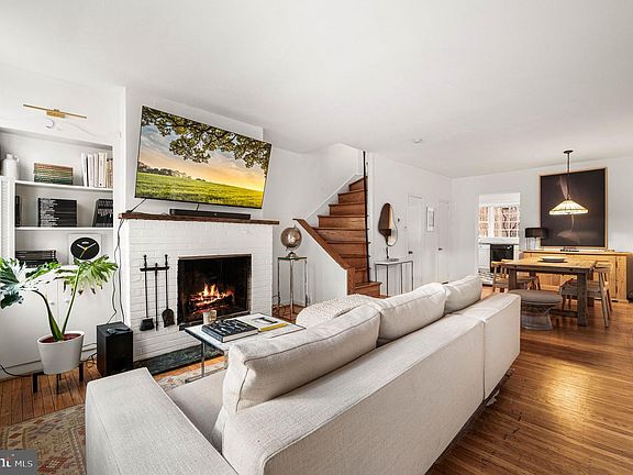 2nd image of 2035 Rittenhouse Sq