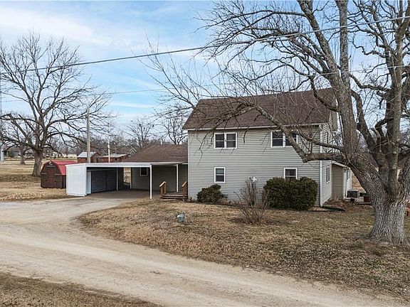 3rd image of 302 Spruce St