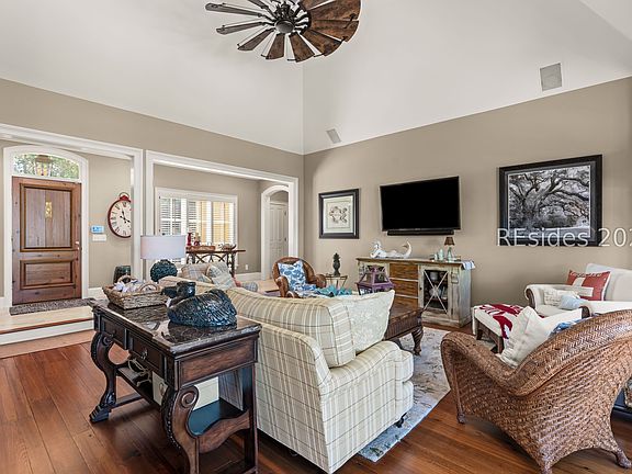 4th image of 13 Ocean Point N