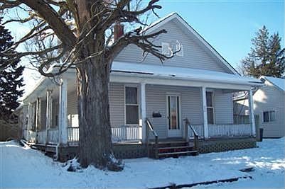 1st image of 820 7th Ave E