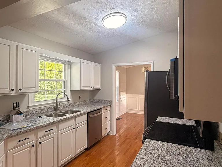 407 Quail Run Rd — Photo 10