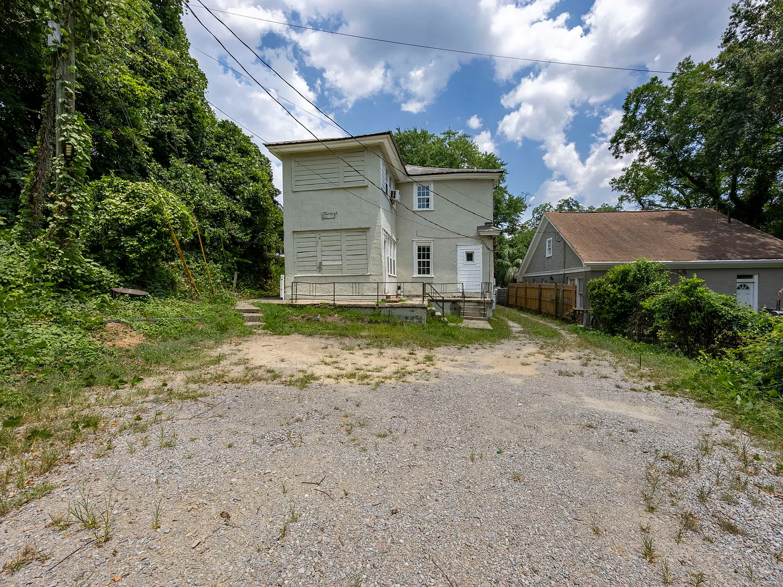 5 bed, 2200 sqft, $5,150 — Photo 3