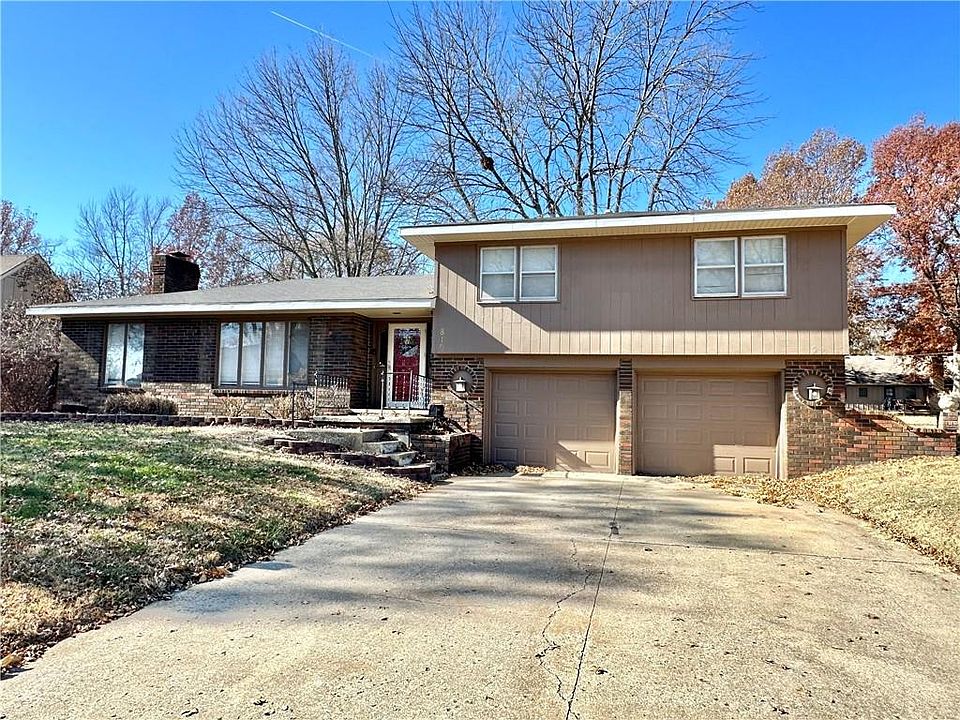 1st image of 810 Country Club Dr