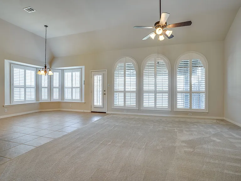 7747 Ivanhoe Dr — Photo 25