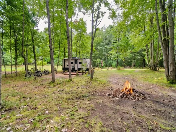 8089 Hunters Ridge Trl, Copemish, MI 49625