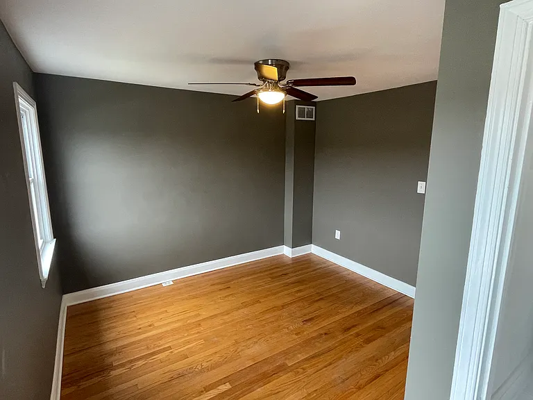 340 Gusryan St — Photo 10