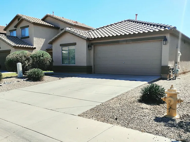 38233 N Jonathan St — Photo 1