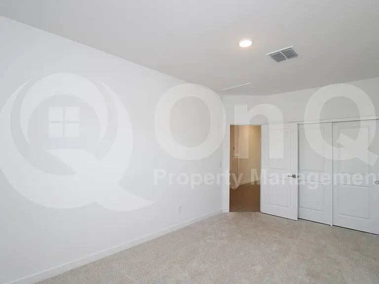 7869 N 80th Ave — Photo 8