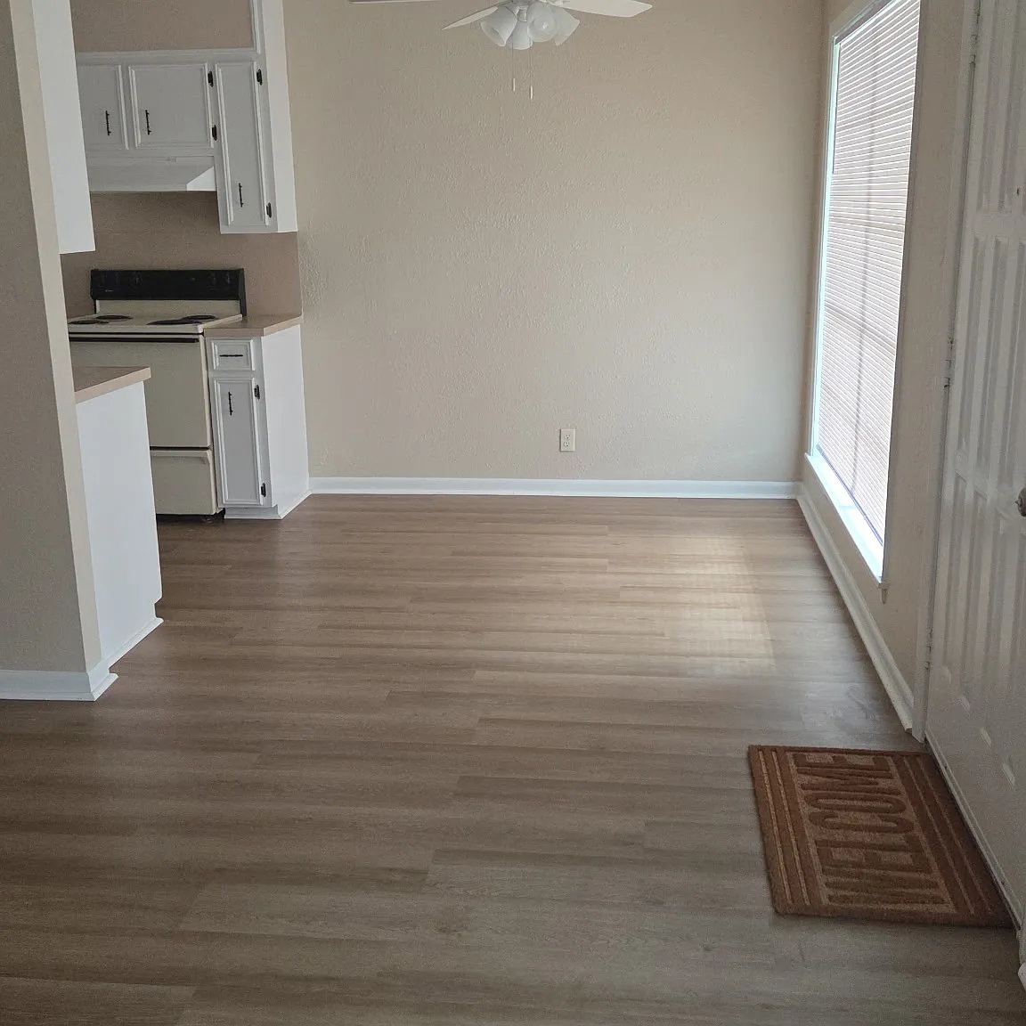 903 Simpson Rd — Photo 1