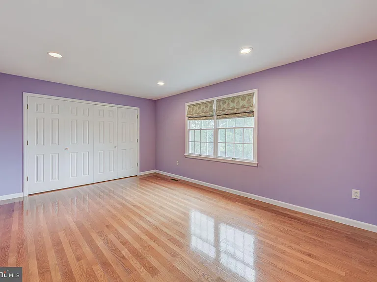 42 Ellsworth Dr — Photo 35