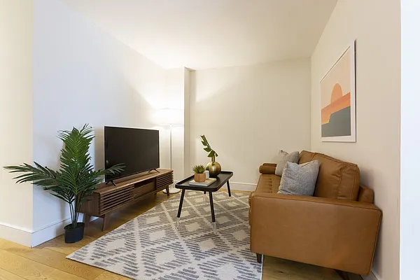 Rented by MNS | media 11