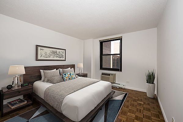1st image of 1749 2nd Ave #6S