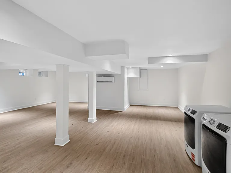 1085 Ridge Rd — Photo 33