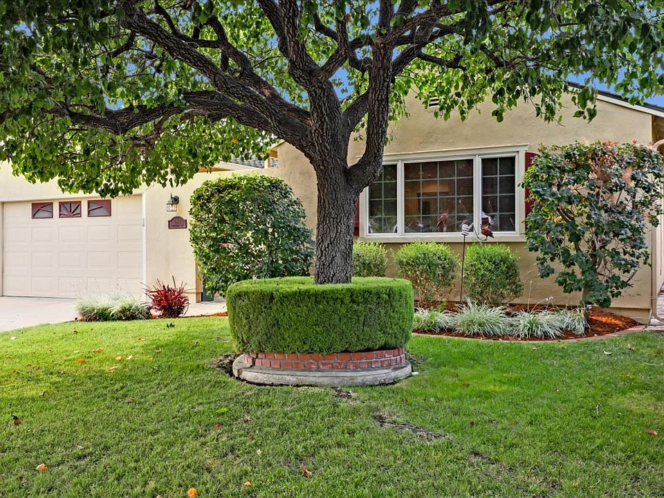 1st image of 2089 Peachtree Ln