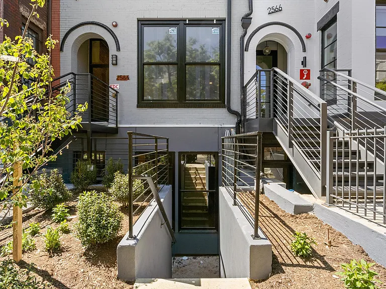 2564 University Pl NW #2 — Photo 19