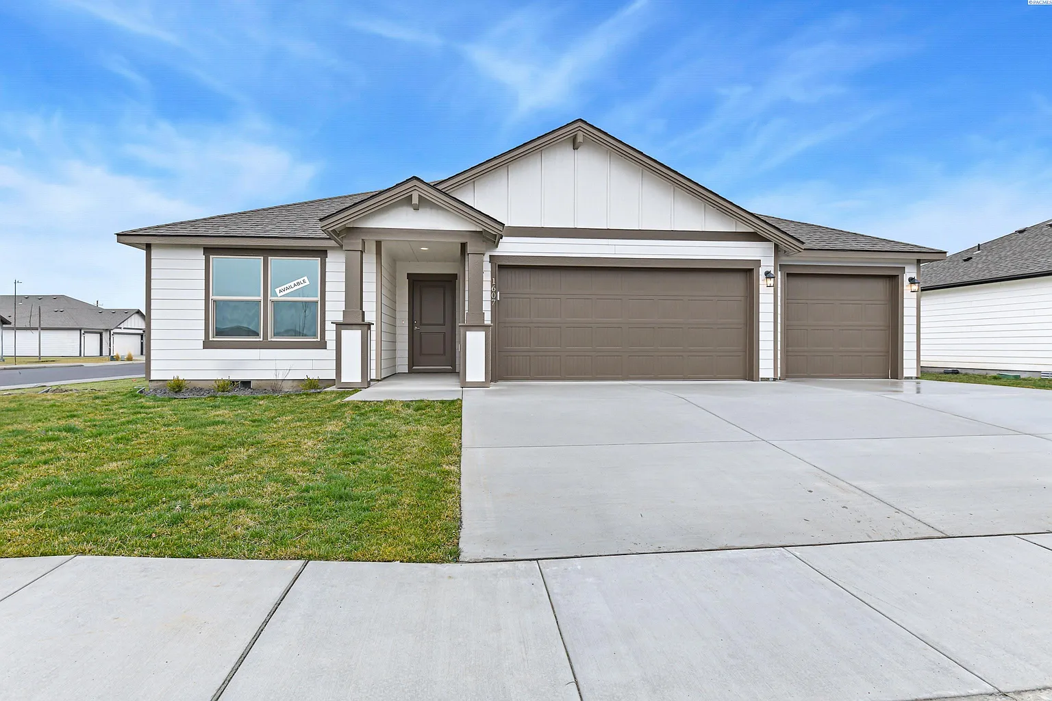 1607 Castlewood Ct photo 1