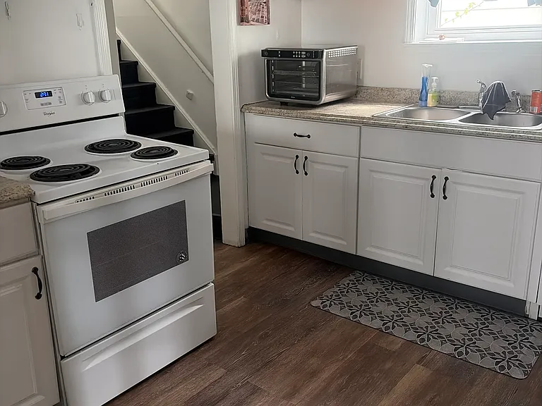 738 N Jenison Ave — Photo 9