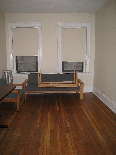 2nd image of 56 Queensberry St #00JV
