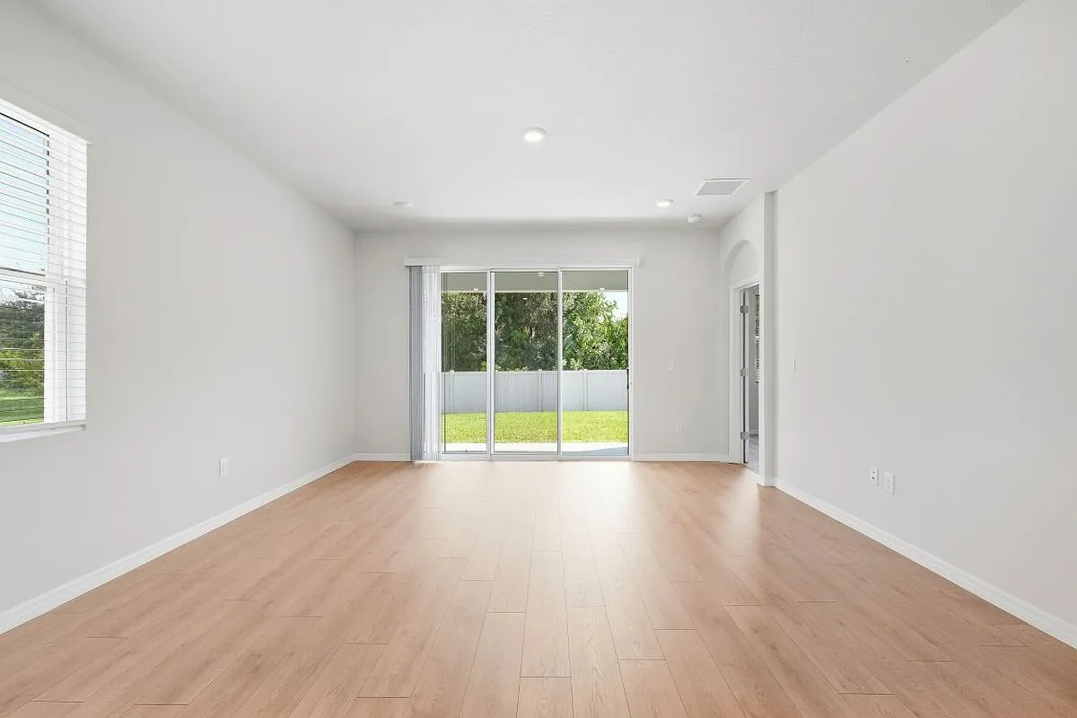 3 bed, 2.0 bath, 1565 sqft, $2,550 — Photo 4