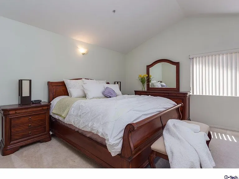 2469 Montrose Ave #E — Photo 12