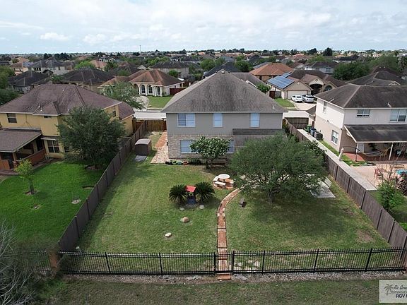 3rd image of 3481 Chablis Dr