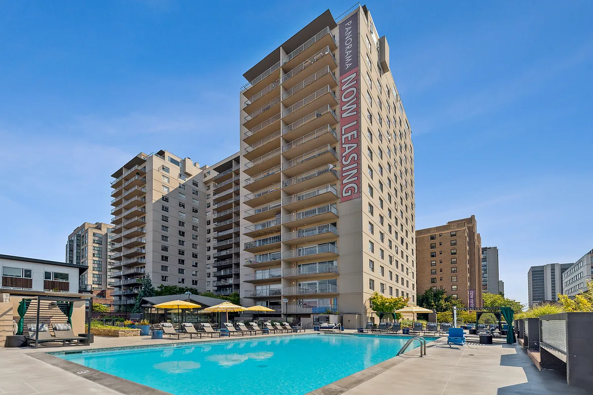 Building Photo - Panorama