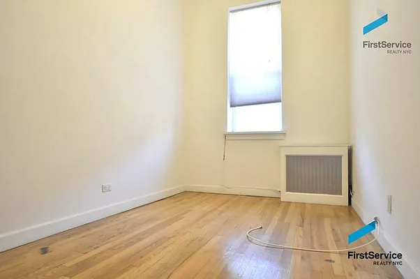 Rented by FirstService Realty (legacy) | media 9