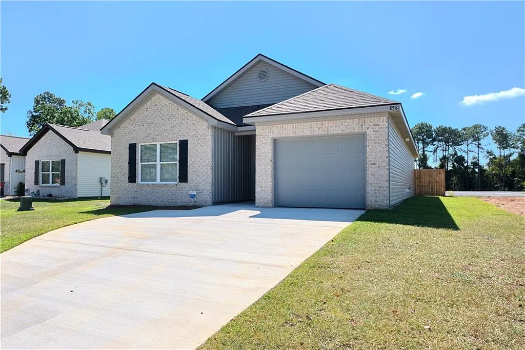 3 bed, 2.0 bath, 1580 sqft, $2,300 — Photo 1