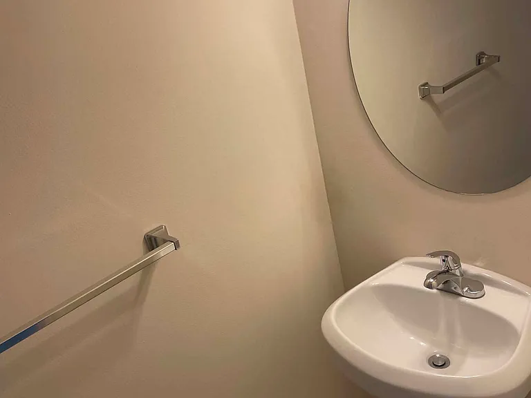 74 Wanda Dr #2 — Photo 6